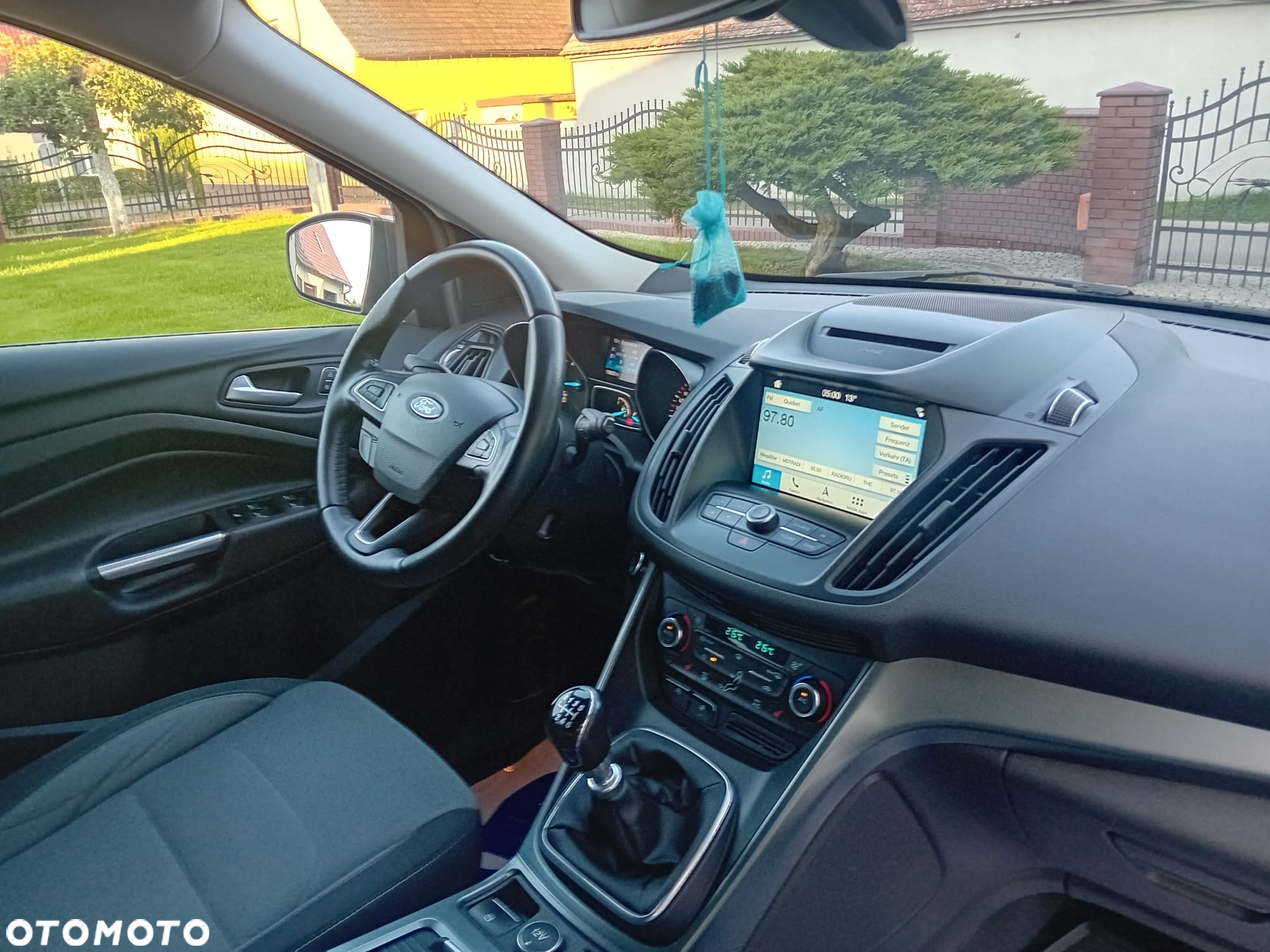 Ford Kuga 2.0 TDCi 2x4 Business Edition - 24