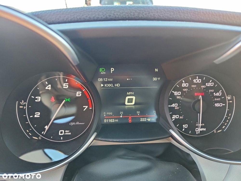 Alfa Romeo Giulia 2.0 Turbo 16V AT8-Q4 Ti - 10