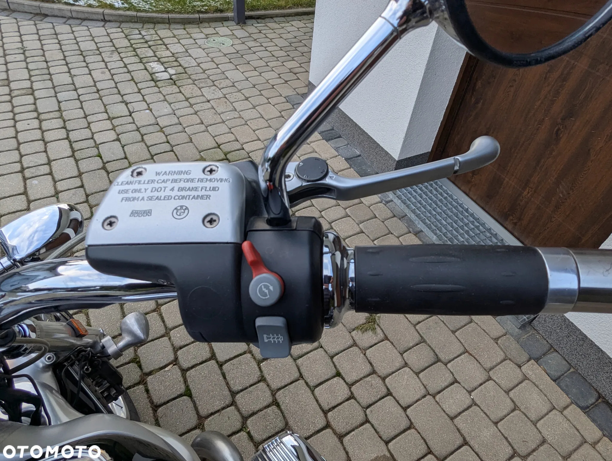 BMW R - 8
