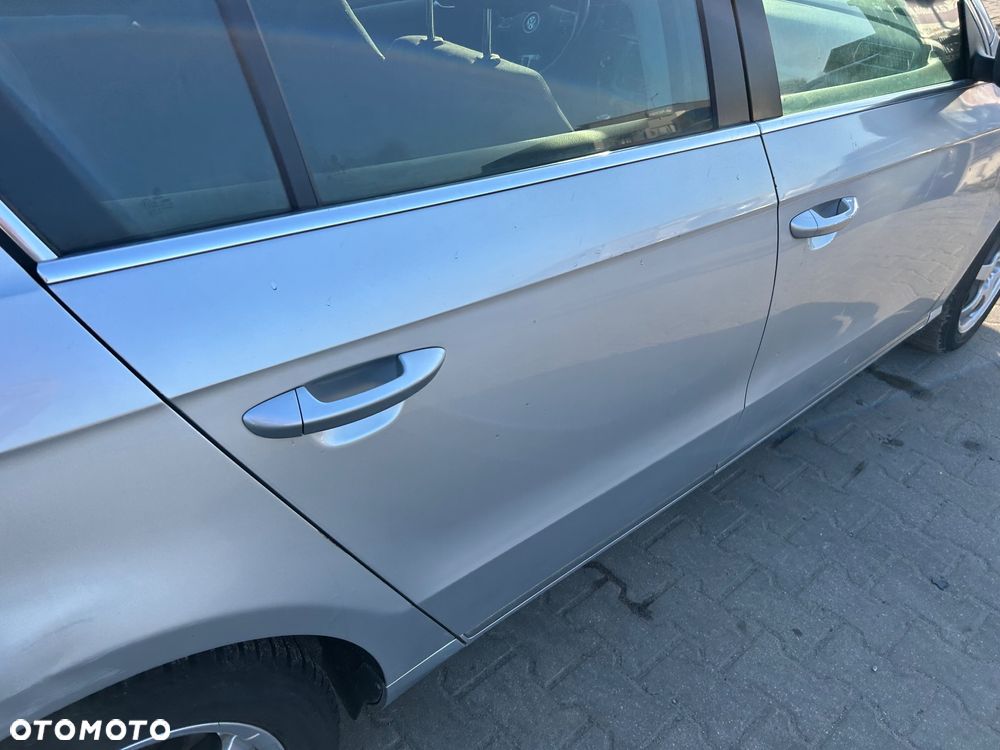 Volkswagen Passat - 21