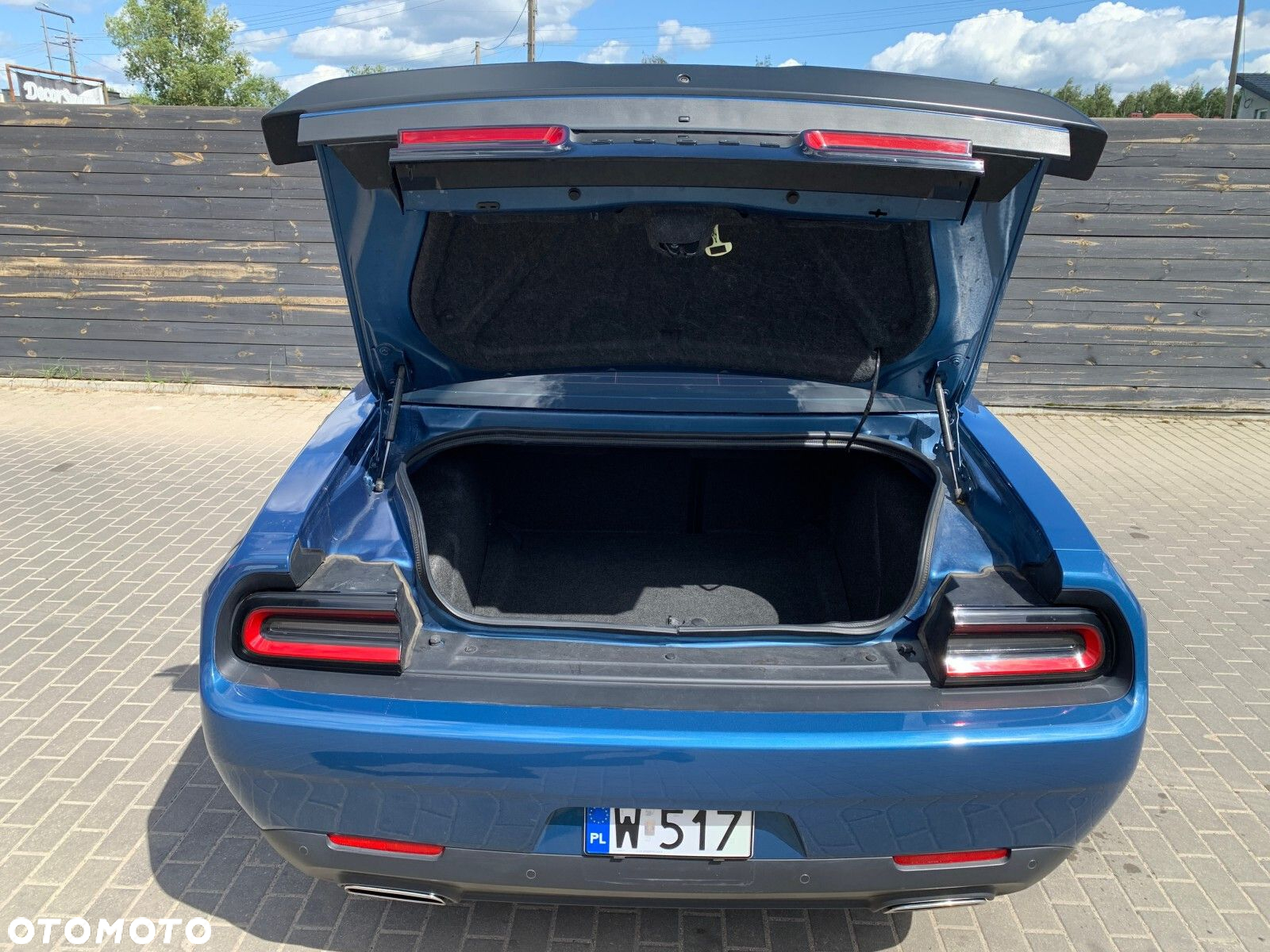 Dodge Challenger - 21