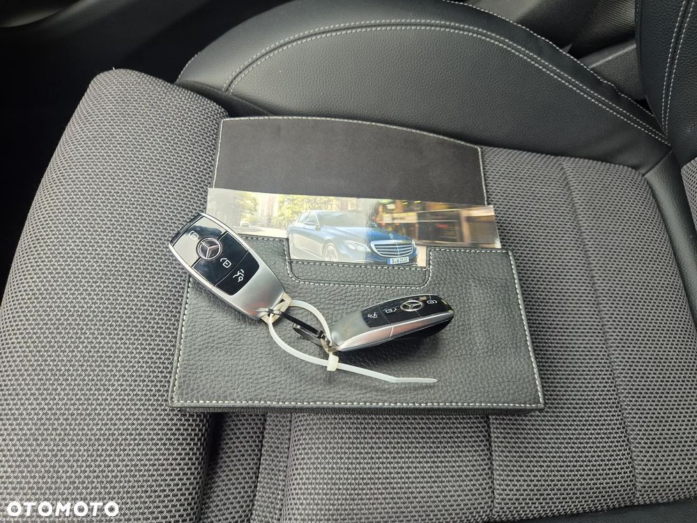 Mercedes-Benz Klasa E 200 4Matic 9G-TRONIC Avantgarde - 21