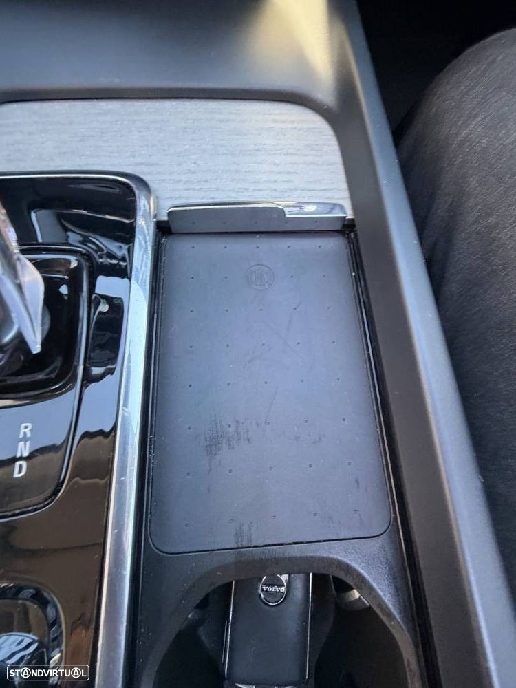 Volvo XC 60 2.0 T6 PHEV Inscription AWD - 24