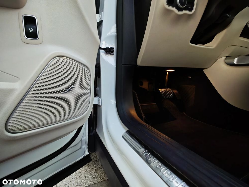 Mercedes-Benz GLB 250 4-Matic Progressive 8G-DCT - 29
