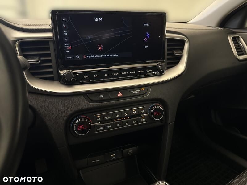 Kia Ceed 1.5 T-GDI M - 17