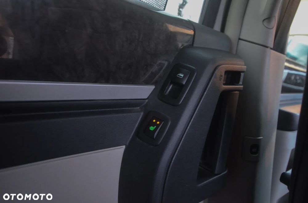 Chrysler Grand Voyager 2.8 CRD Automatik Limited - 39