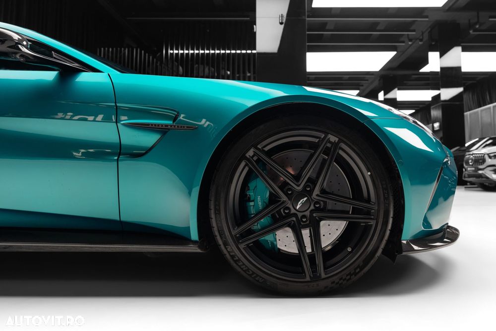 Aston Martin V8 Vantage - 5