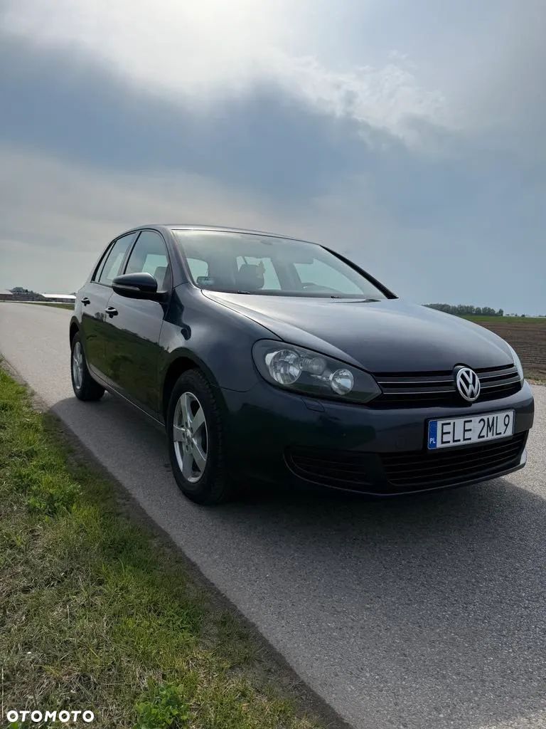 Volkswagen Golf - 1