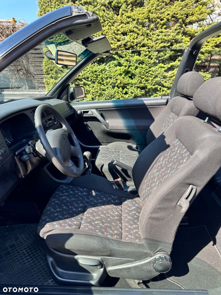 Volkswagen Golf 1.8 GL - 7