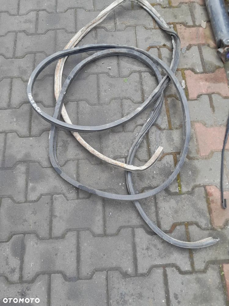 Uszczelka drzwi bok Iveco Daily 15r - 1