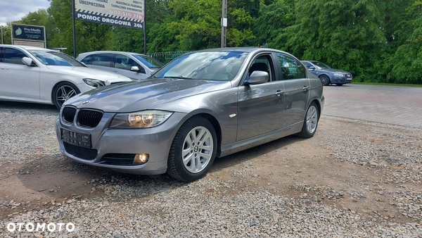 BMW Seria 3 318i Edition Lifestyle