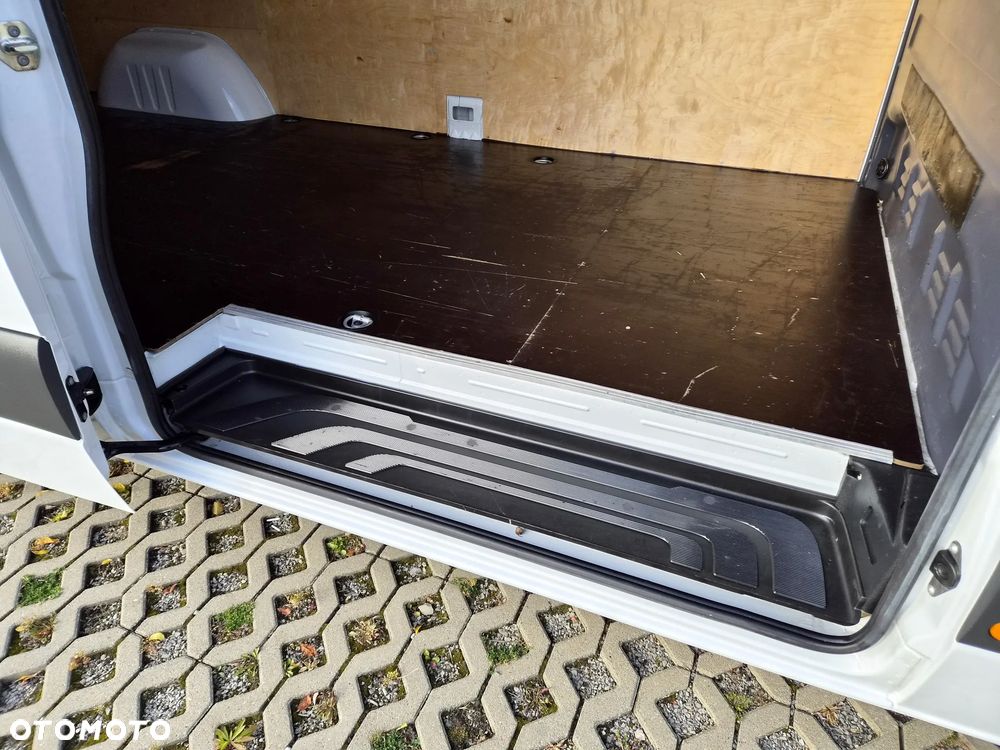 Mercedes-Benz Sprinter - 20