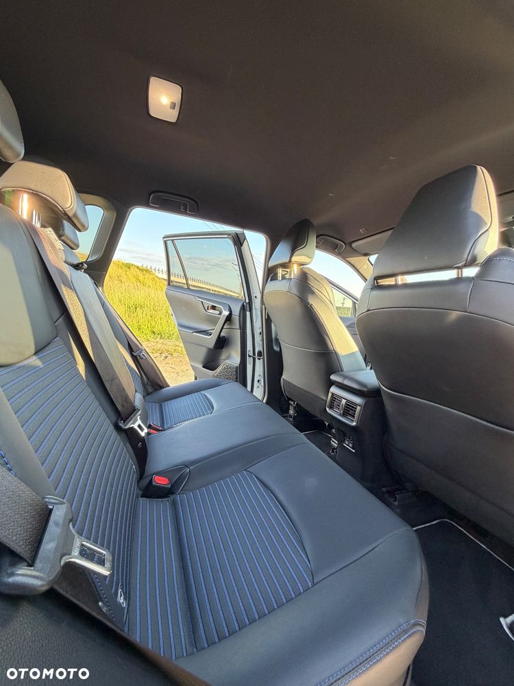 Toyota RAV4 - 16
