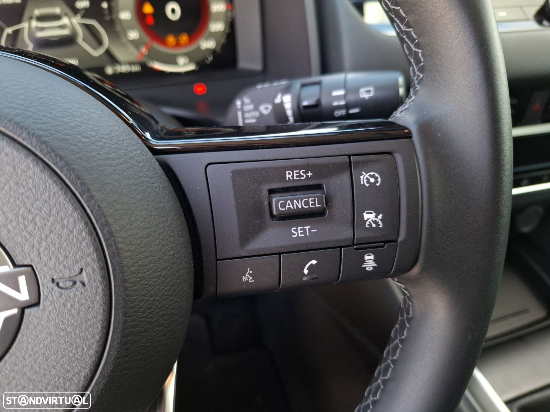 Nissan Qashqai 1.3 DIG-T N-Connecta LED+SKY - 17