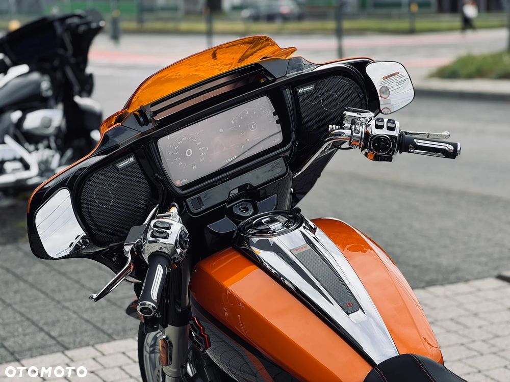 Harley-Davidson CVO Street Glide - 17