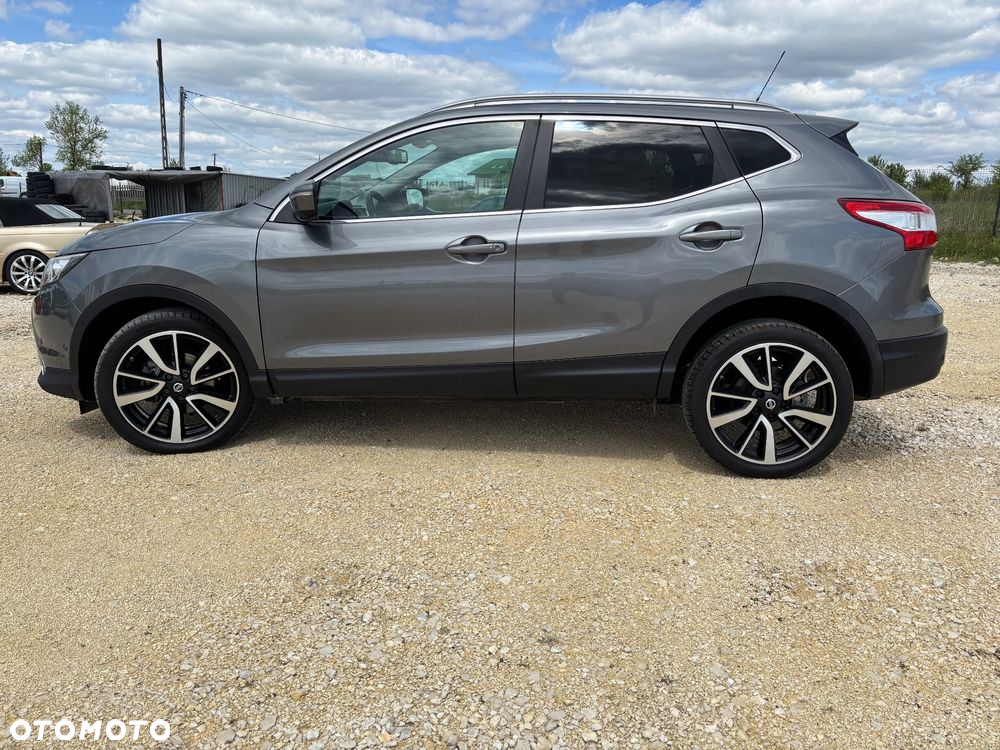 Nissan Qashqai 1.5 dCi TEKNA - 8