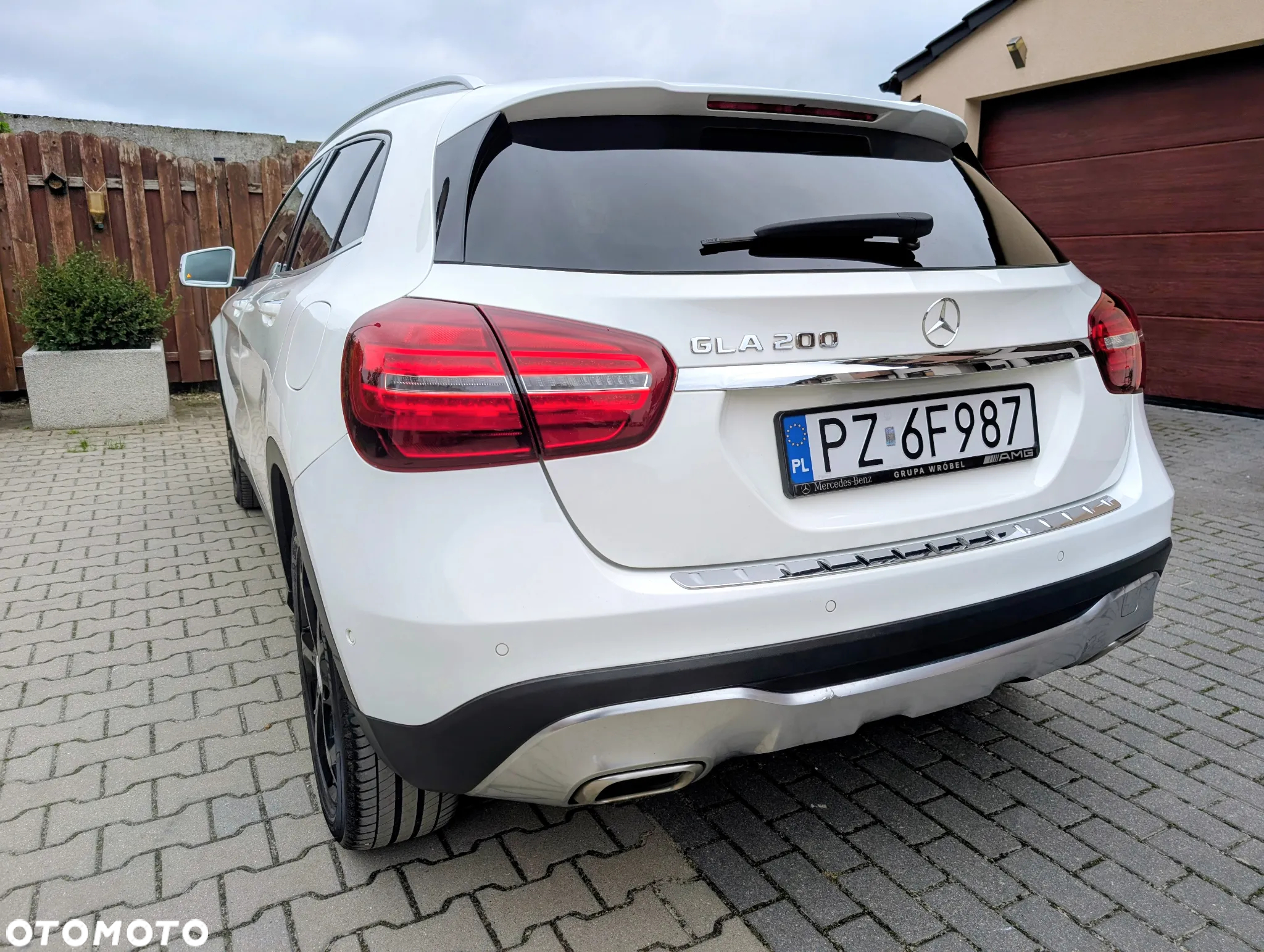 Mercedes-Benz GLA 200 7G-DCT - 11