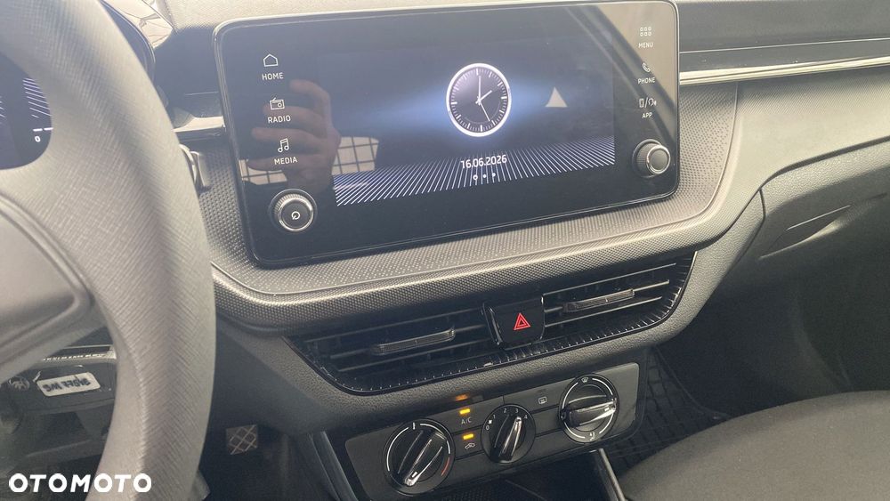 Skoda Fabia 1.0 Essence - 17