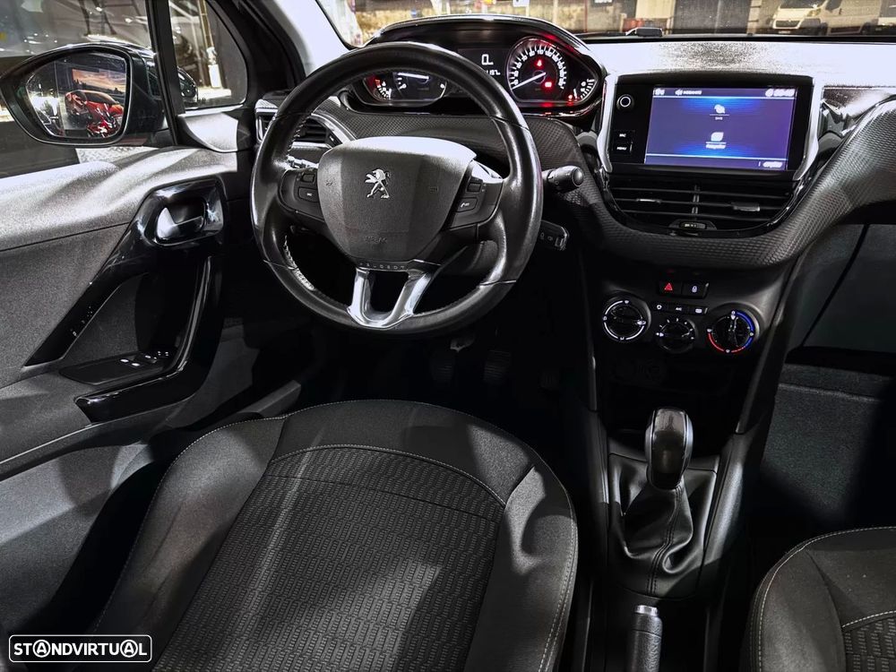 Peugeot 208 1.6 BlueHDi Style - 11