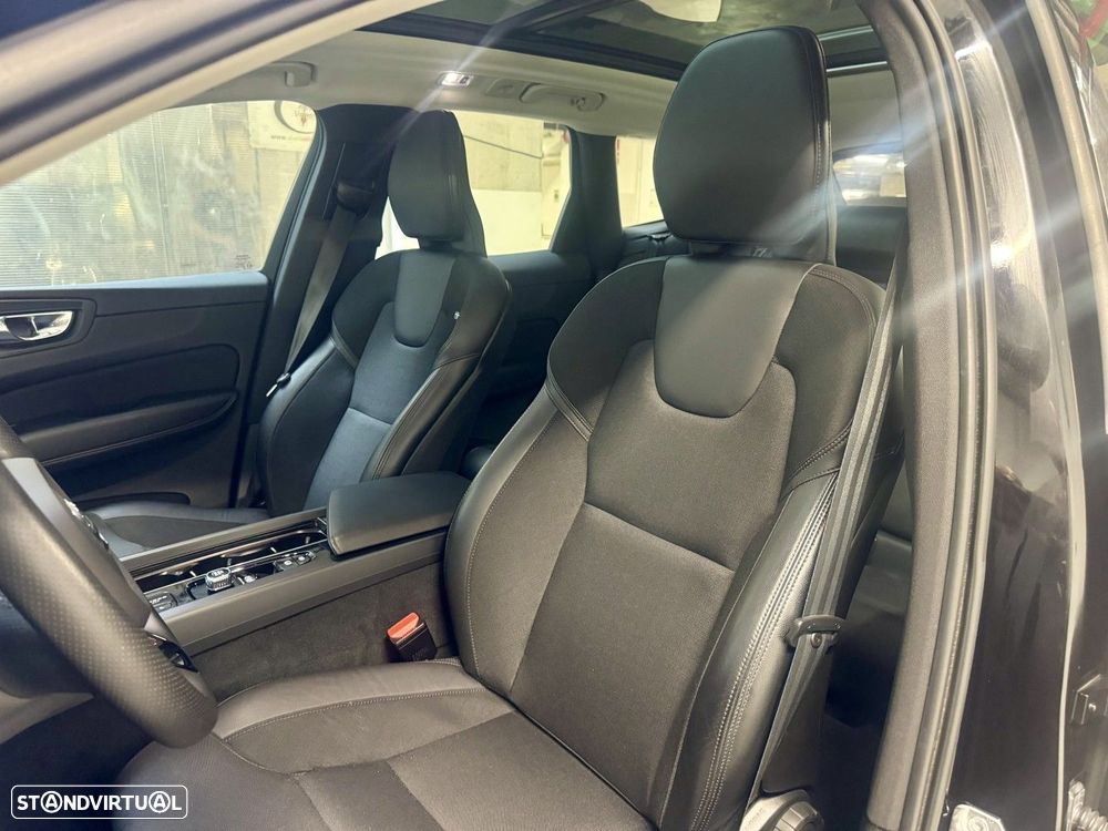 Volvo XC 60 2.0 T8 PHEV R-Design AWD - 27