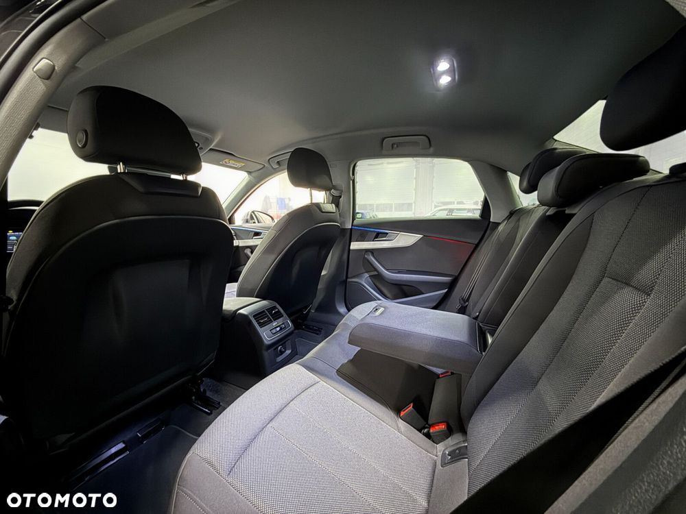 Audi A4 Limousine - 23