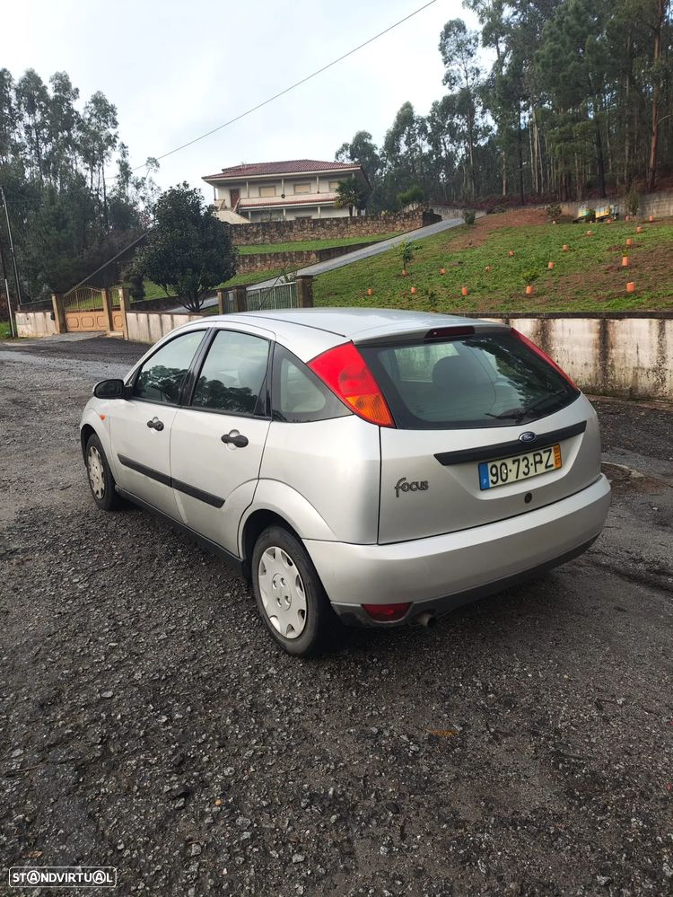 Ford Focus 1.4 Ambiente - 3