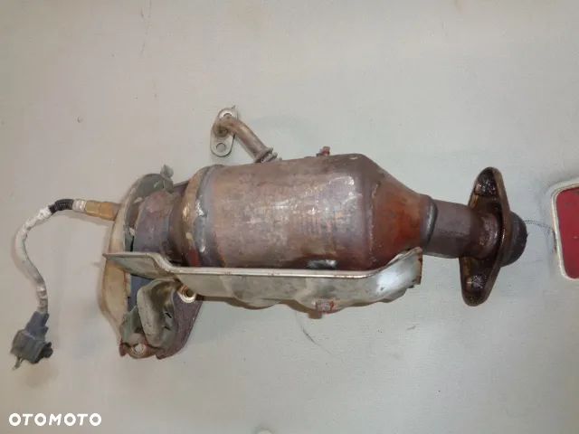 KATALIZATOR EGR KOLEKTOR TOYOTA AYGO I  LIFT ,  YARIS II  LIFT  . III - 1
