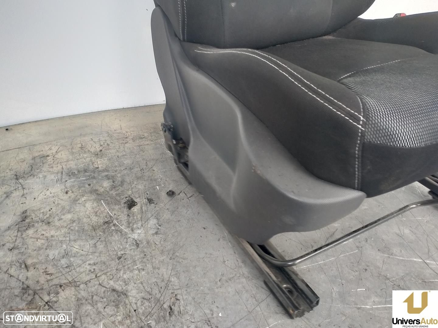 BANCO FRONTAL DIREITO RENAULT CLIO IV 2015 - - 2