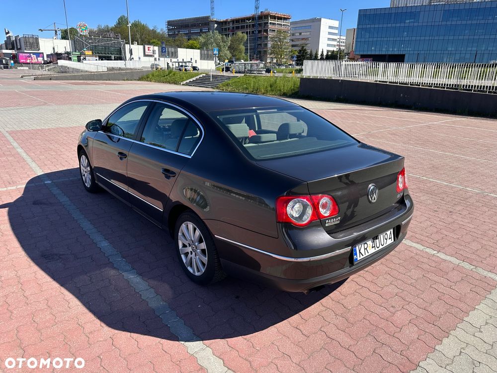 Volkswagen Passat - 6