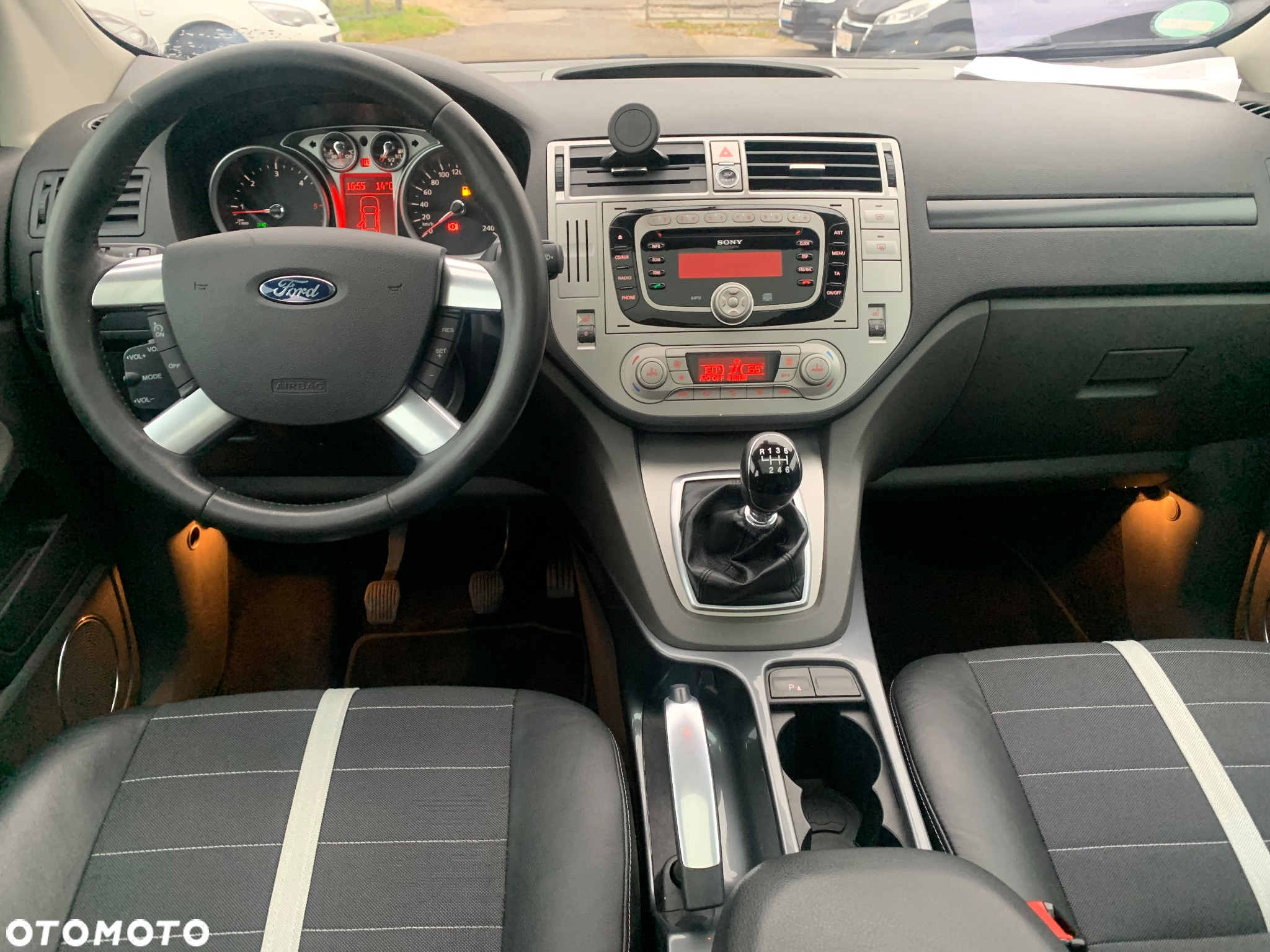 Ford Kuga 2.0 TDCi 4WD Titanium - 27