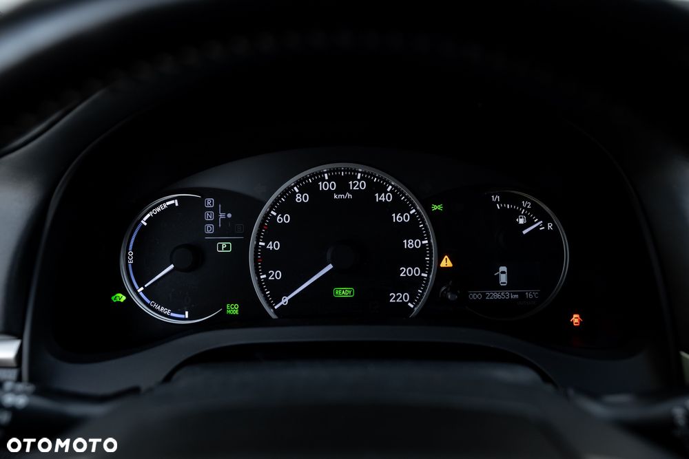 Lexus CT 200h - 26