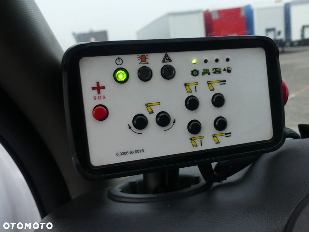 Renault MASTER / PODNOŚNIK KOSZOWY / ZWYŻKA 12M / - 29