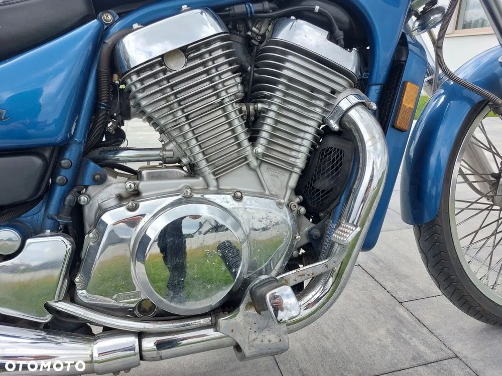 Suzuki Intruder - 8