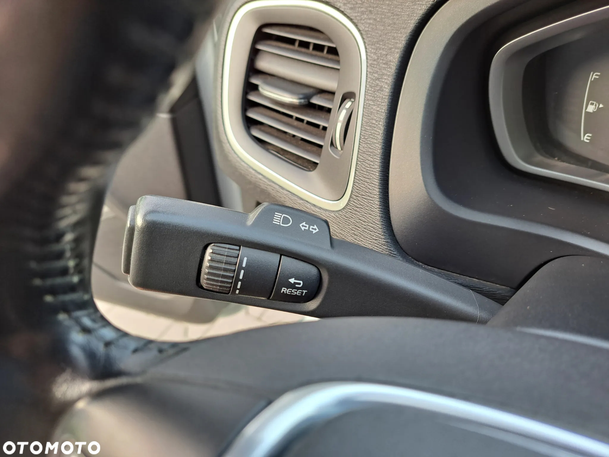 Volvo V40 - 22