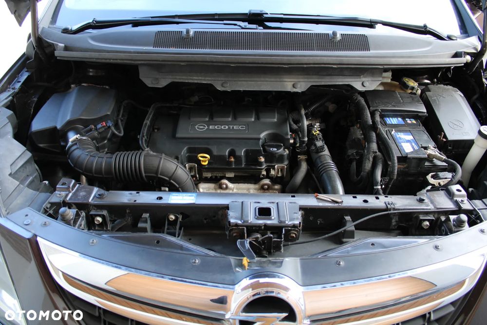 Opel Zafira 1.4 T Cosmo - 25