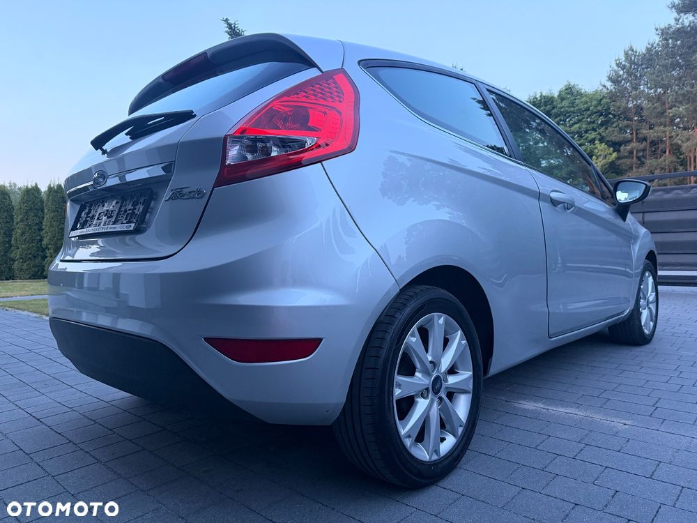 Ford Fiesta 1.4 Ghia - 12
