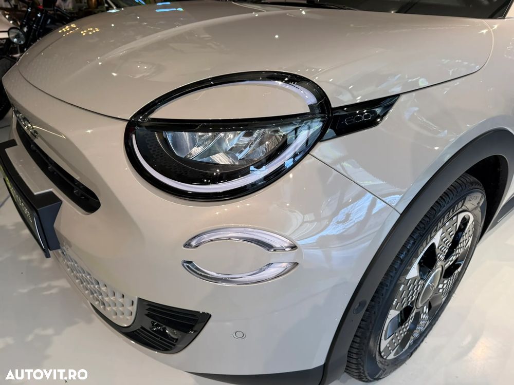 Fiat 600 HYBRID 100 kW 125 Jahre Edition - 12