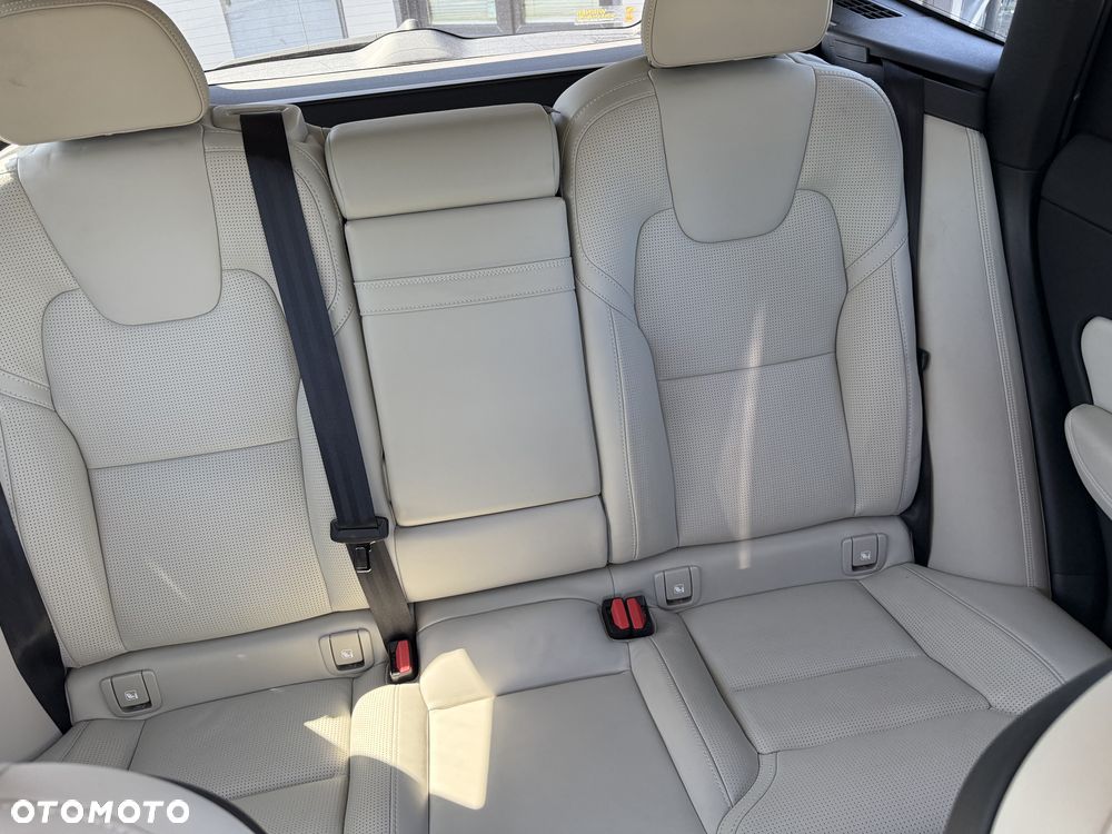 Volvo XC 60 T5 AWD Inscription - 17