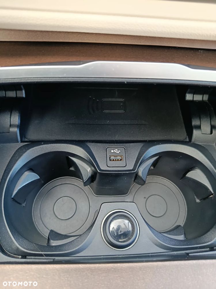 BMW Seria 3 330i Sport Line - 25