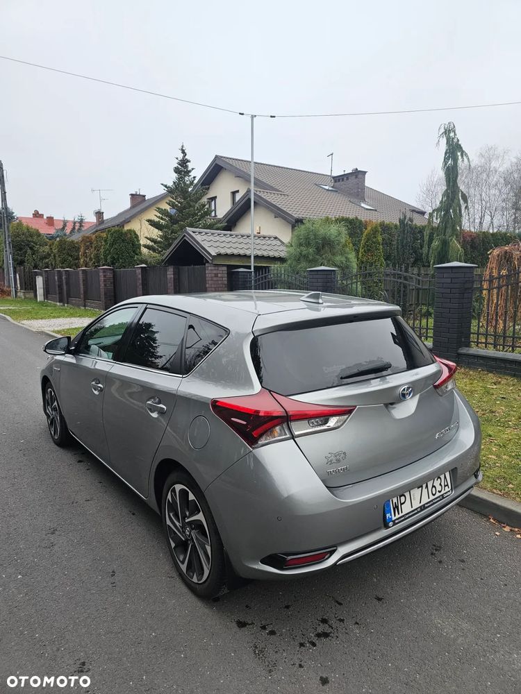 Toyota Auris 1.8 HSD Prestige - 5