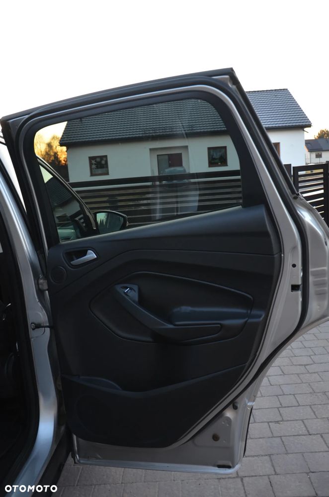 Ford Kuga 2.0 TDCi 4x4 Titanium - 20