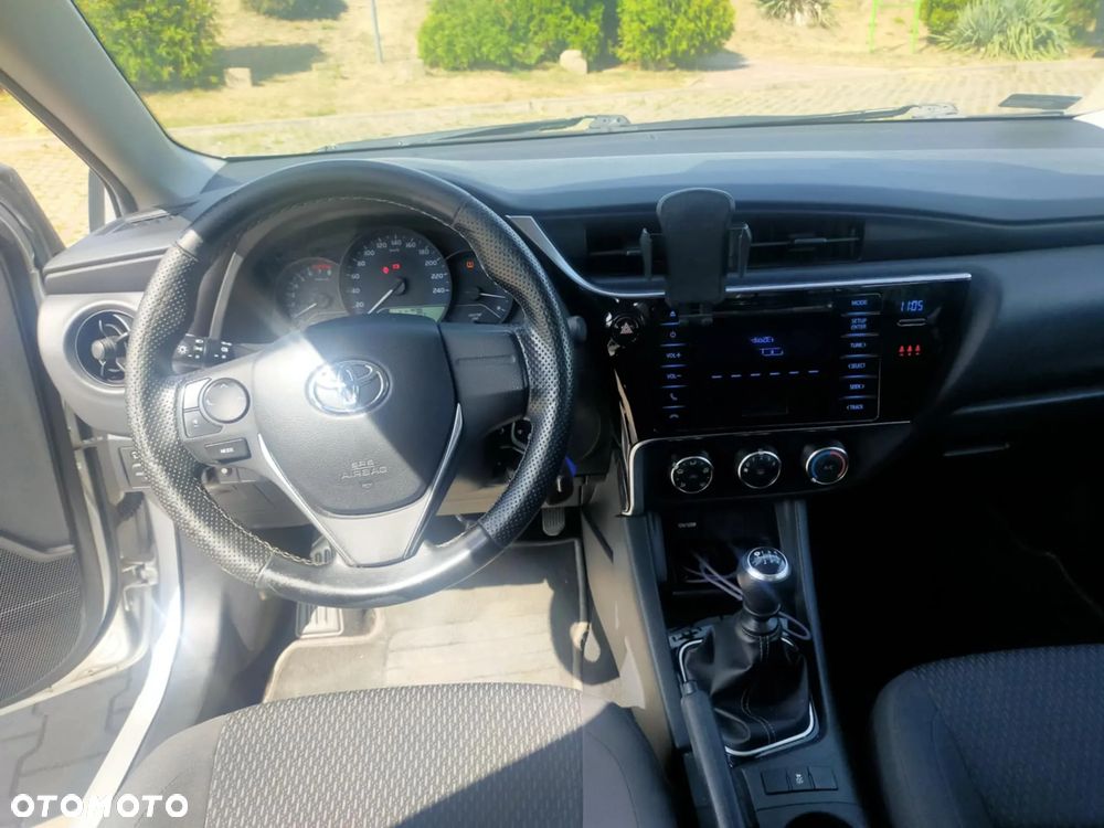 Toyota Corolla 1.6 Active - 3