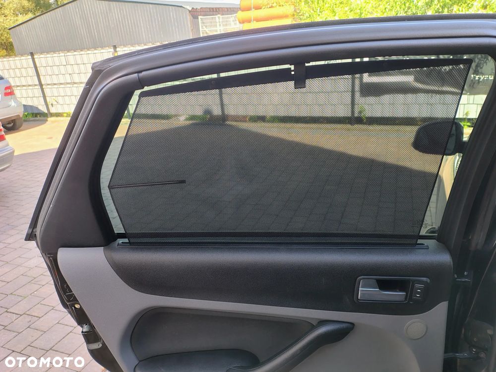 Ford Focus 1.8 Sport - 34