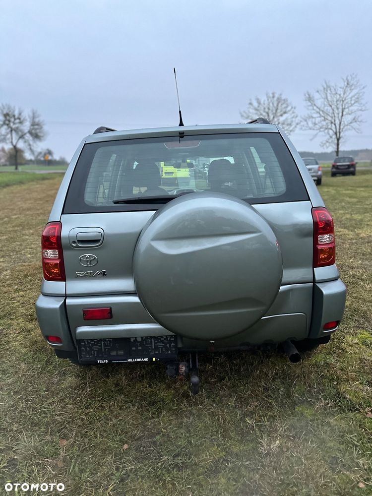 Toyota RAV4 2.0 D-4D 4x4 - 11