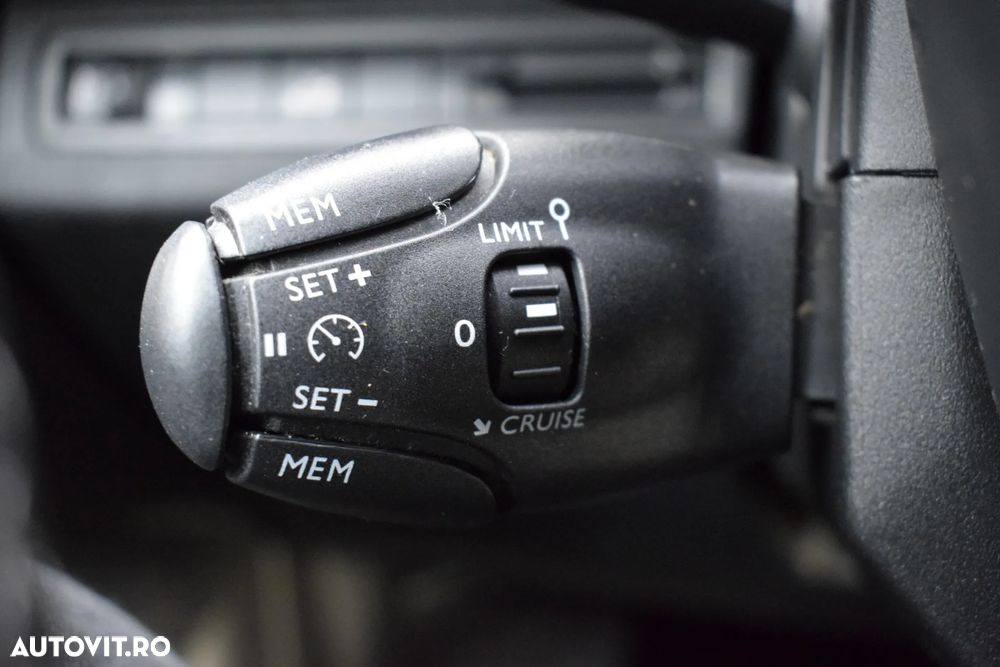 Peugeot 3008 PureTech 130 Stop & Start GPF EAT8 Allure - 25