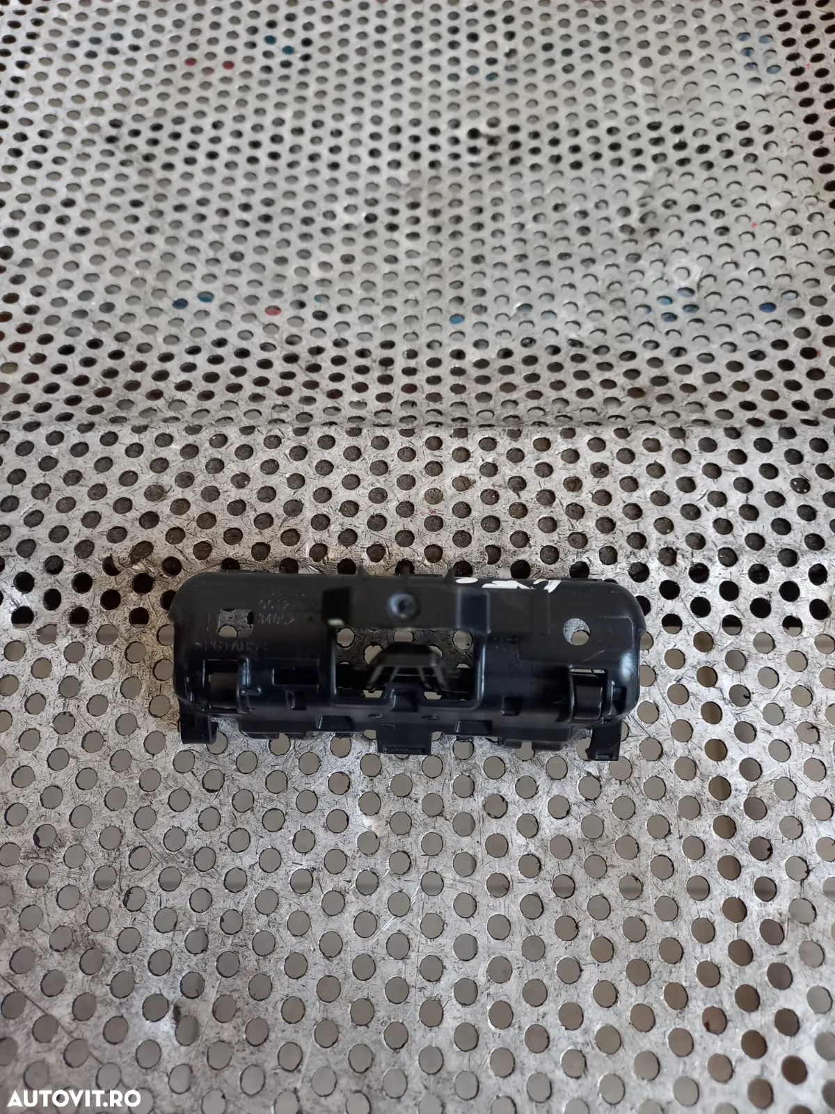 Buton Switch Actuator Deschidere Haion Hayon Bmw Seria 1 F40 G30 G31 Cod  Dupa 2017 - Dezmembrari A - 2