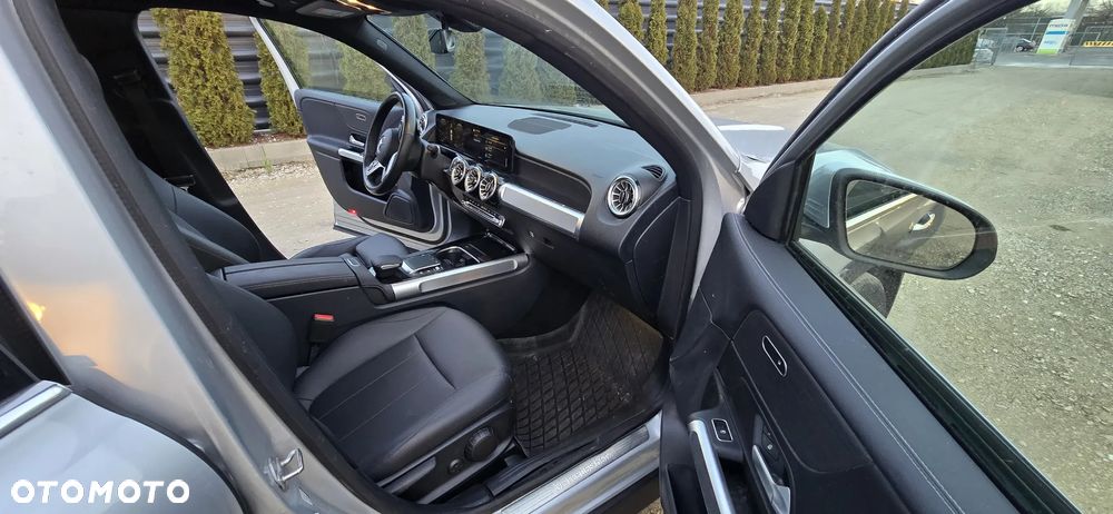 Mercedes-Benz GLB 250 4Matic 8G-DCT EDITION 2022 - 11