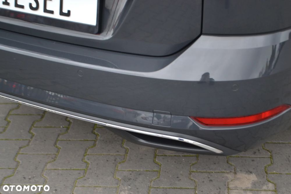 Volkswagen Golf Variant - 11