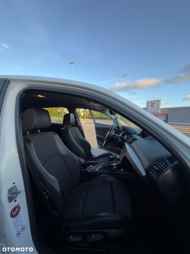 BMW Seria 1 120d DPF Edition Sport - 13