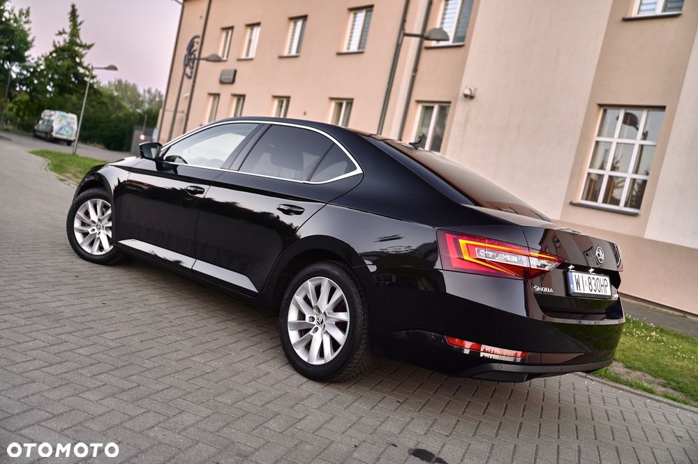 Skoda Superb 2.0 TDI Ambition DSG7 - 4
